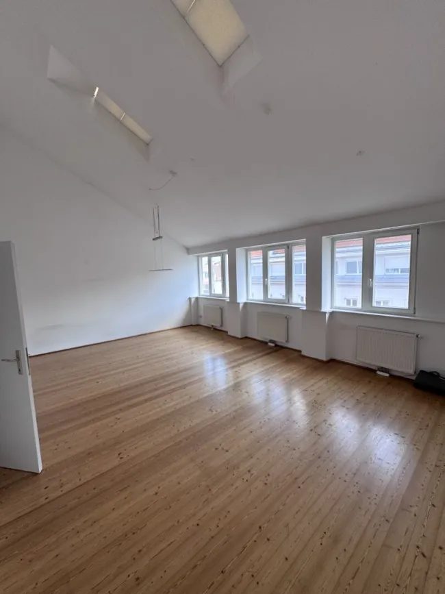 64,70 m2 Dachwohnung plus 5,42m2 Terrasse in 1110 Wien - Titelbild