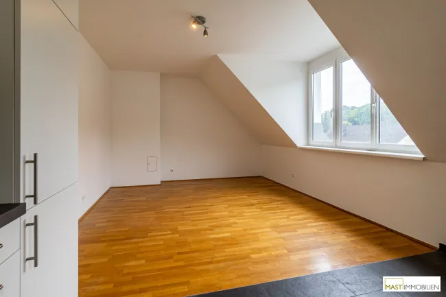 PROVISIONSFREI - 3 Zimmer DG Wohnung inkl. 2 Freiflächen in Klosterneuburg - Kierling - Bild