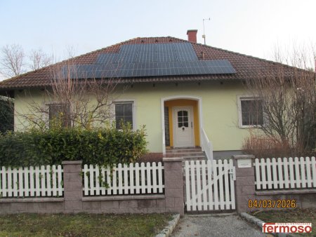 Traumhafter Bungalow vollunterkellert mit Fitness und Kino, perfekt und gepflegt mit wunderbaren Garten