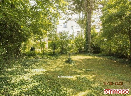 Traumgrundstück 696m² in 1110 Wien – Perfekt für Ihr Eigenheim! Sehr grün und mit einem teilweisen sehr alten Baumbestand am Grundstücksrand