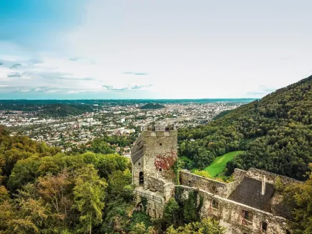 Burgruine in Stadtnähe – Investment mit außergewöhnlichem Potenzial