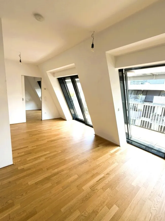 Wohnraum mit Blick auf Terrasse