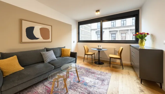 City-Living auf Top-Niveau: Möbliert, modern & sofort bezugsfertig - Bild