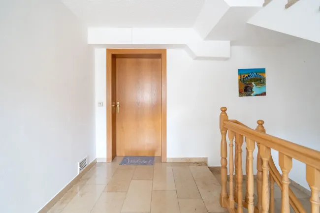 Niederkappel: Helle 3-Zimmer-Eigentumswohnung mit Loggia im 1. Obergeschoss zu kaufen - Bild