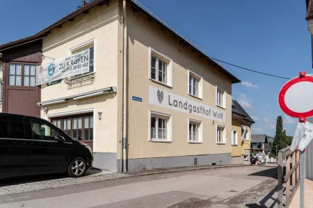 Niederkappel: Gasthaus mit Veranstaltungssaal und großzügigem Platzangebot zu kaufen!