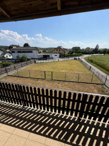 Großzügiges Haus in Traismauer mit Garten, Balkon & Garage – renovierungsbedürftig!