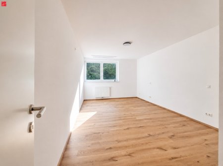 Erstbezug nach Sanierung – klimatisiert mit zwei Loggien