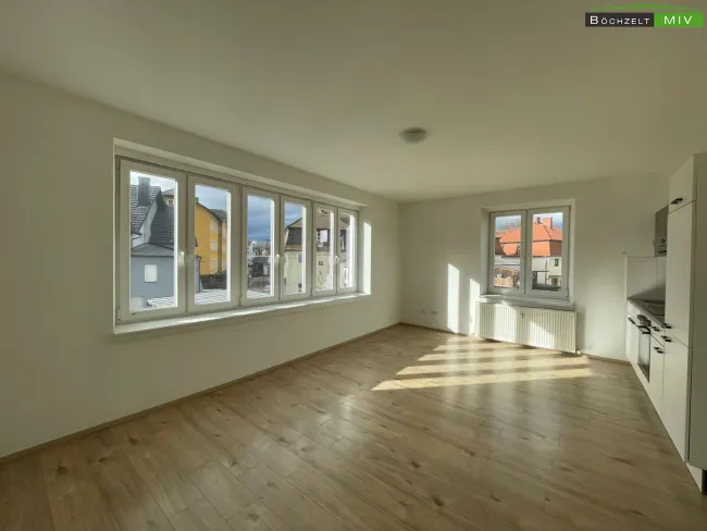 Mietwohnung mit möblierter Küche ++ Badezimmer mit Fenster ++ - Titelbild