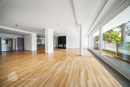 Wunderschöne 7-Zimmer Wohnung mit Garten und Terrassen