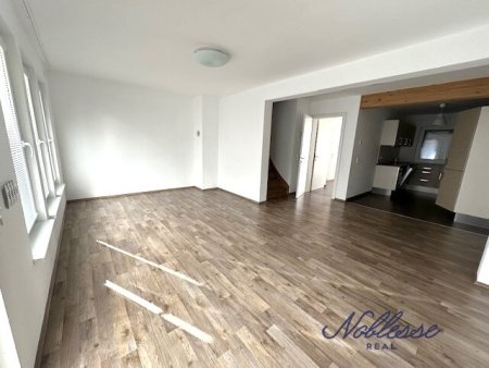 Großzügiges Mittelreihenhaus Nähe Donauzentrum inklusive Garagenstellplatz für einen PKW!