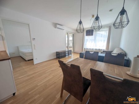 TRIENNA: Moderne 2-Zi-Wohnung mit Balkon / vollmöbliert