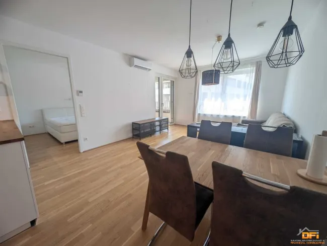 TRIENNA: Moderne 2-Zi-Wohnung mit Balkon / vollmöbliert - Bild
