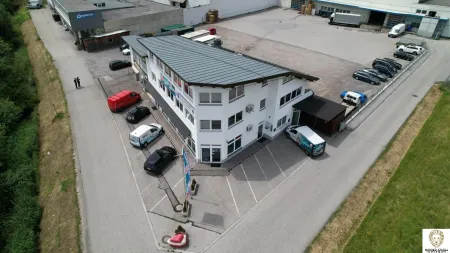 Attraktive Büro- / Praxisräumlichkeiten im 2. Obergeschoss – 108 qm in Vomp