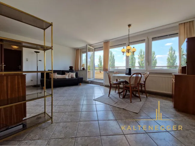 Wohnzimmer ca. 25,90 m² mit Ausgang auf die Terrasse