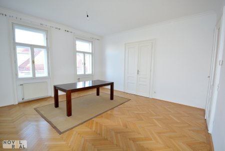 U3 ROCHUSMARKT - UNBEFRISTET - TRAUMHAFTE ALTBAUWOHNUNG IN RUHELAGE
