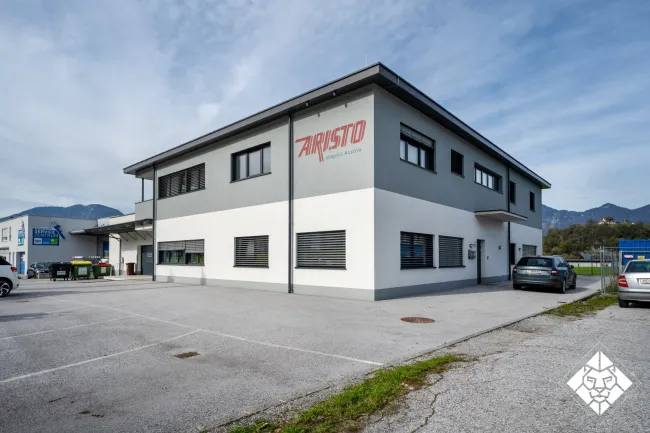 Moderne Geschäftsfläche mit großzügigem Lager zu mieten! - Bild