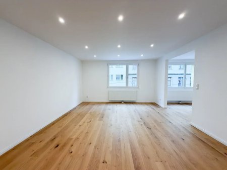 Stilvolle und wunderschön renovierte 3 Zimmer Wohnung Nähe Arenbergpark