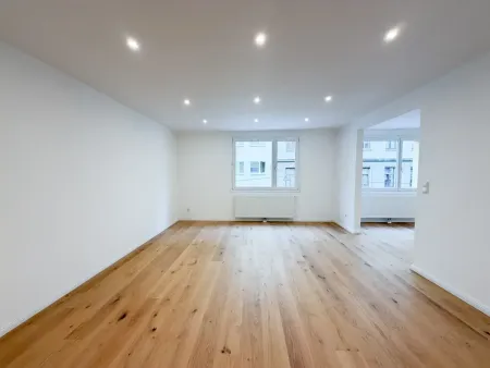 Stilvolle und wunderschön renovierte 3 Zimmer Wohnung Nähe Arenbergpark