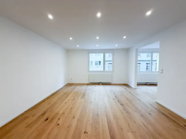 Stilvolle und wunderschön renovierte 3 Zimmer Wohnung Nähe Arenbergpark - Bild