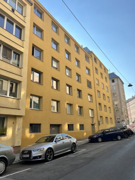 Stilvolle und wunderschön renovierte 3 Zimmer Wohnung Nähe Arenbergpark