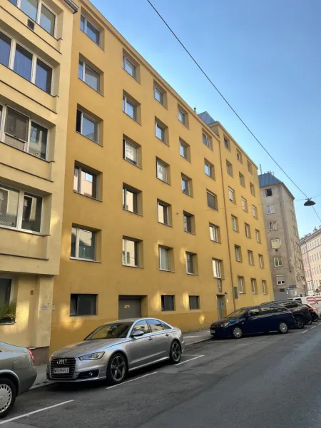 Stilvolle und wunderschön renovierte 3 Zimmer Wohnung Nähe Arenbergpark