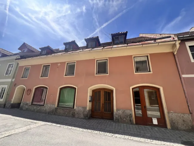 Murauer Stadthaus mit Garten und Blick auf die Mur - Titelbild