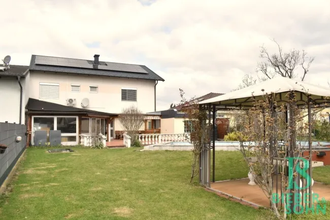 Hausansicht Garten