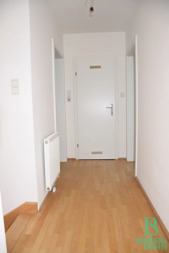 Vorraum OG/Blick Abstellraum