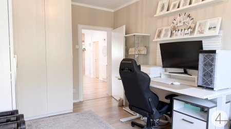 Gepflegtes Einfamilienhaus mit großem Grundstück und zahlreichen Modernisierungen