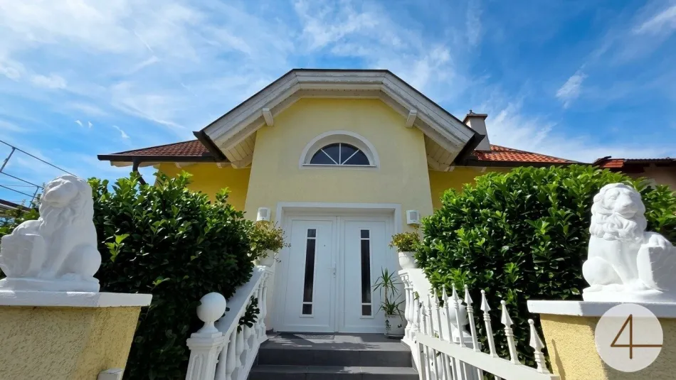 Wohnen mit Stil – Exklusives Einfamilienhaus mit traumhaftem Garten - Titelbild