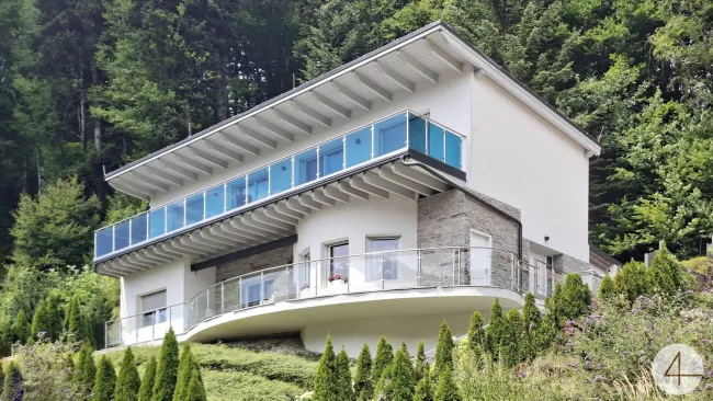 Exklusive Designvilla in traumhafter Hanglage mit Panoramablick - Titelbild