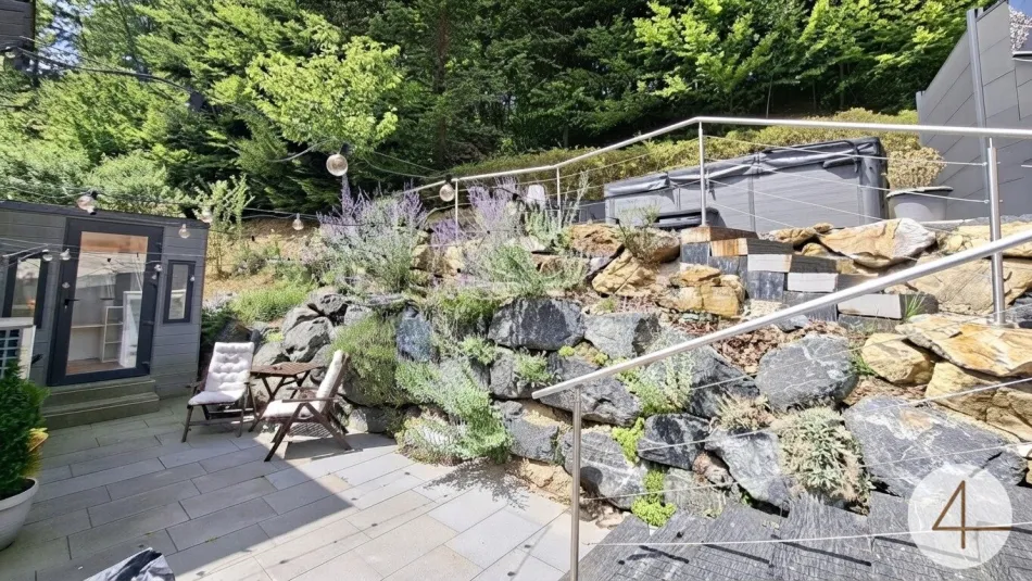 Exklusive Designvilla in traumhafter Hanglage mit Panoramablick - Bild