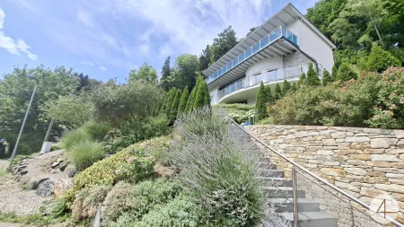 Exklusive Designvilla in traumhafter Hanglage mit Panoramablick