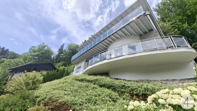 Exklusive Designvilla in traumhafter Hanglage mit Panoramablick - Bild