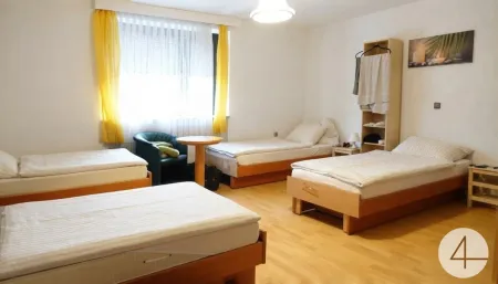 Verkaufe Wohnhaus 350 m2 mit Geschäftsräume