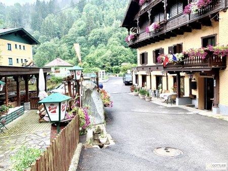 Nahe Katschberg und Nockberge! Teilrenovierter Landgasthof / Generationenhaus im Ski- und Wandergebiet mit Potential