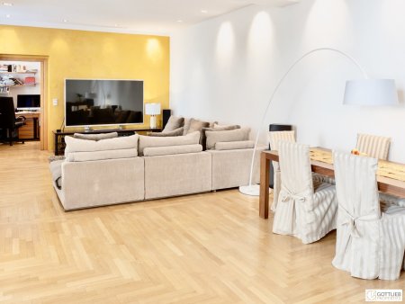 Bestlage Nähe Mariahilferstraße! Exquisite 6-Zimmer-Maisonette-Wohnung mit romantischem Eigengarten und Garagenplatz