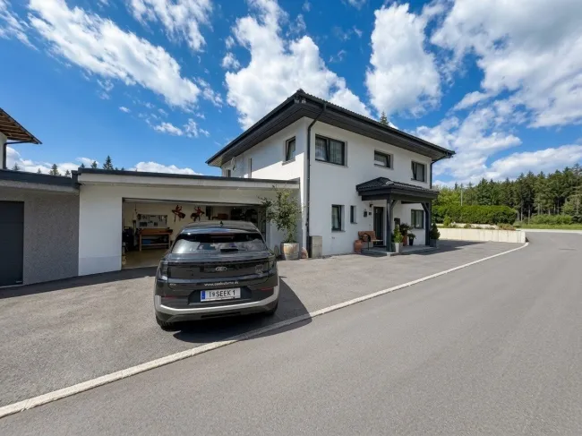 Neuwertiges Einfamilienhaus in sonniger Panoramalage – Leutasch - Bild
