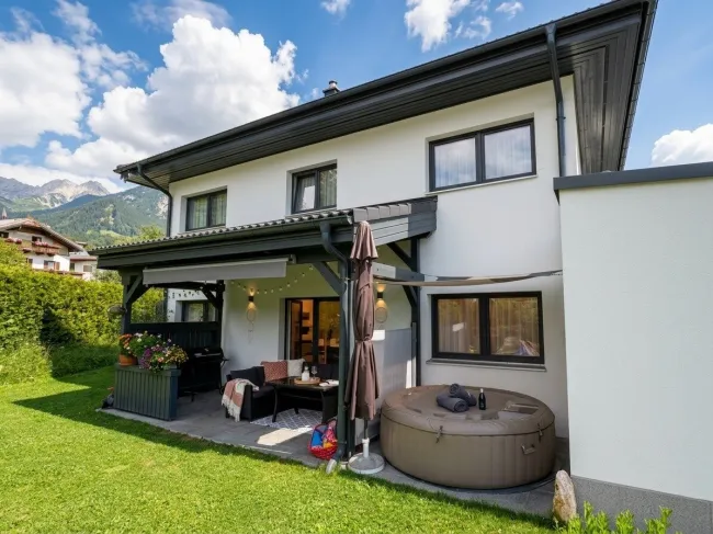 Neuwertiges Einfamilienhaus in sonniger Panoramalage – Leutasch - Titelbild