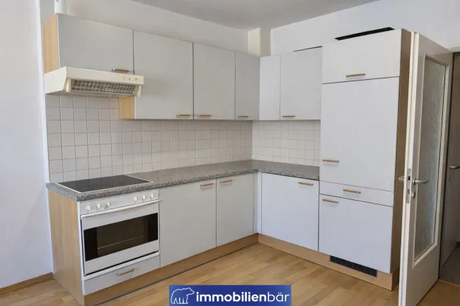 Praktische, möblierte Wohnung mit Küche - Bild