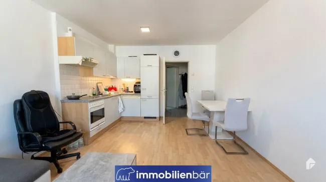 Praktische, möblierte Wohnung mit Küche - Bild