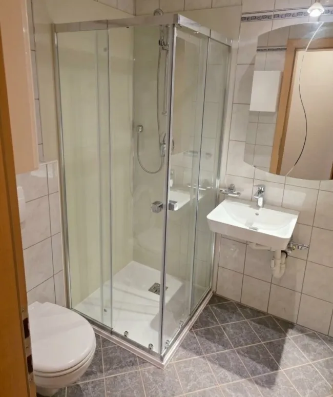 Attraktive 2-Zimmer-Wohnung mit Balkon in sonniger Ruhelage - Bild