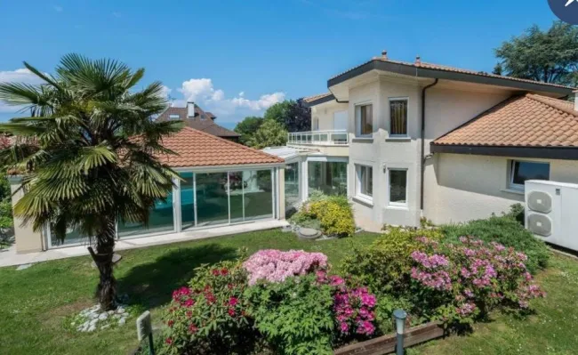 Traumvilla in Nernier am Genfersee: 330m² Luxus mit Seeblick, Pool und Garage - Ihr neues Zuhause! - Titelbild