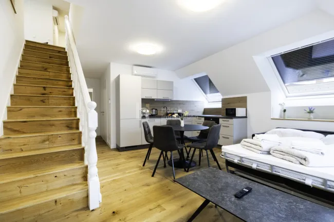 Großzügige 4-Zimmer-DG-Maisonette mit Dachterrassenanteil nahe Praterstern - Bild