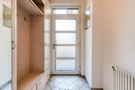 Windfang mit Garderobe