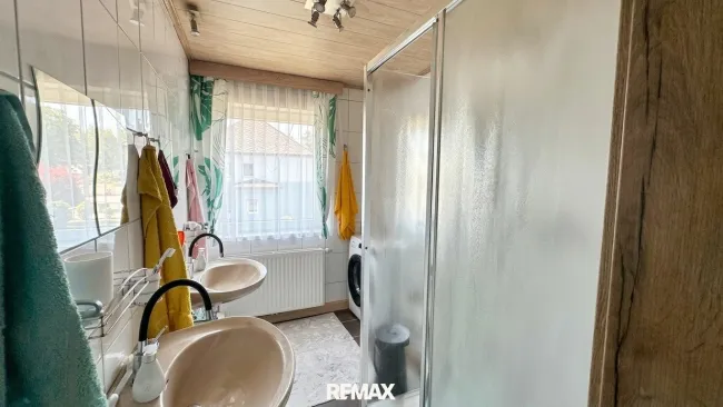 Badezimmer im Obergeschoss