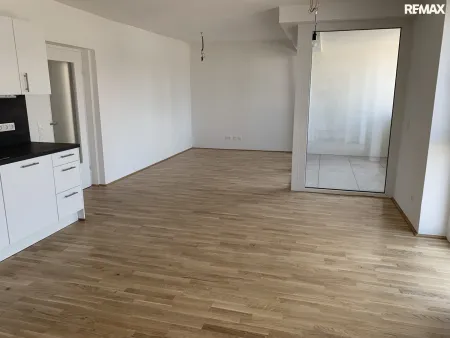 Exklusives Wohnen im Herzen von Wiener Neustadt - Traumwohnung im Dachgeschoß, vollsaniert mit Balkon und Stellplatz!