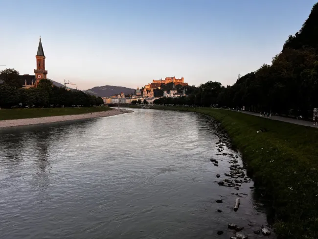 Lage direkt an der Salzach