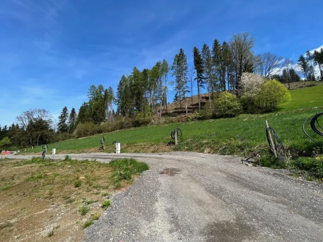 715 m² Baugrund mit wunderbarer Aussicht auf Knittelfeld - Bild