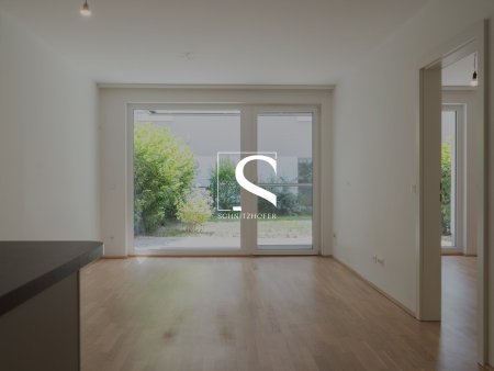 GARTENplatz.OBERNDORF | Neuwertige 2-Zimmer-Gartenwohnung mit Tiefgaragen- & Außenstellplatz